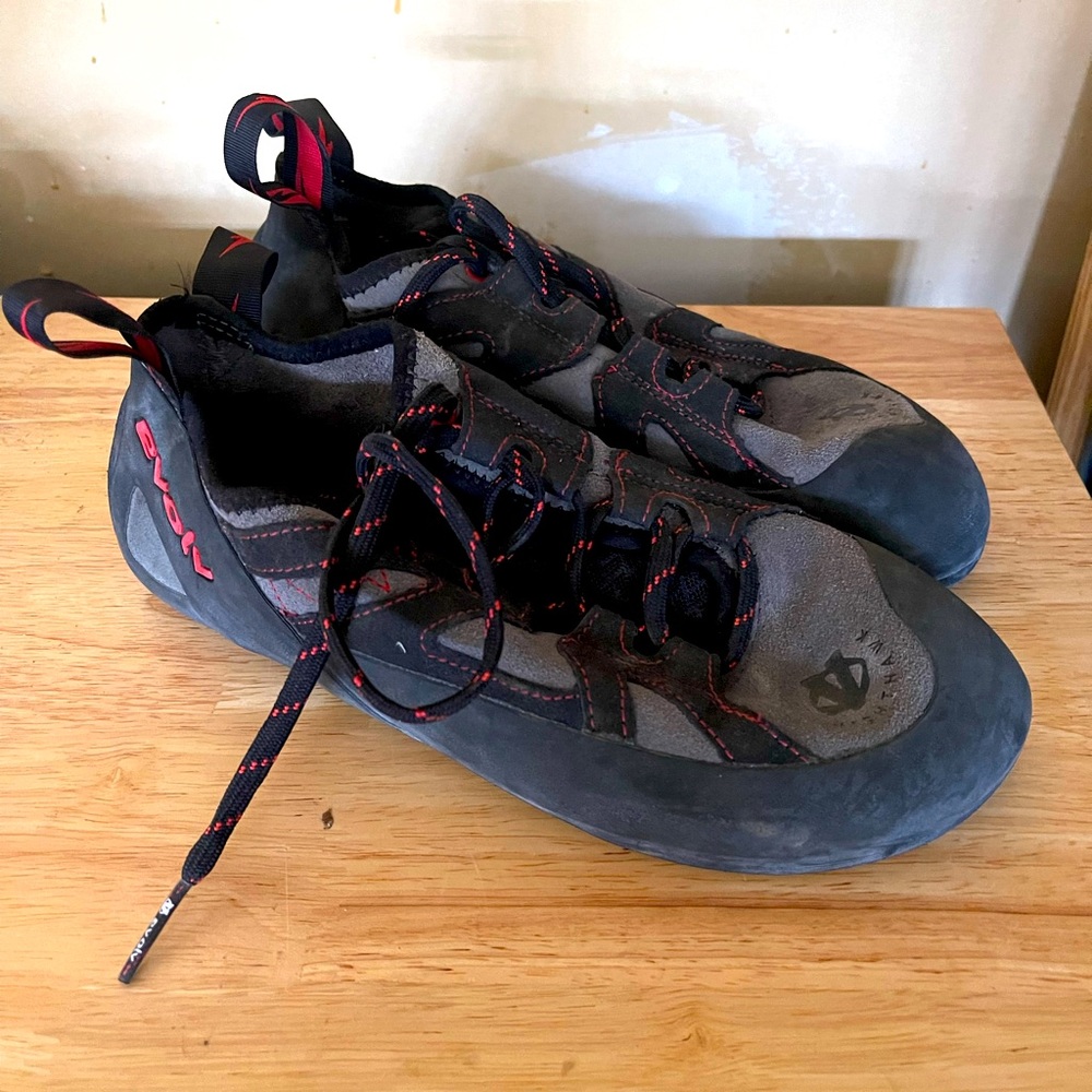 Evolv men’s climbing shoes